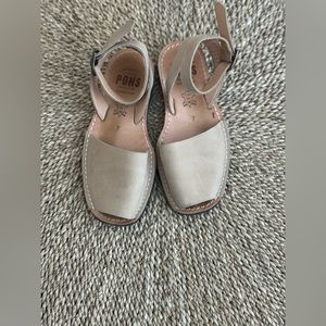 Women’s Avarcas Pons size 7